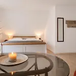 E8 Reetdach Ostseebad * רריק