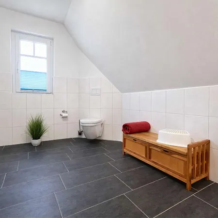度假居 E8 Reetdach Ostseebad