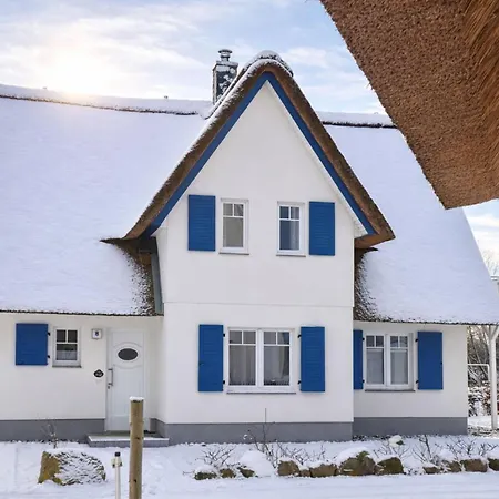 度假居 E8 Reetdach Ostseebad