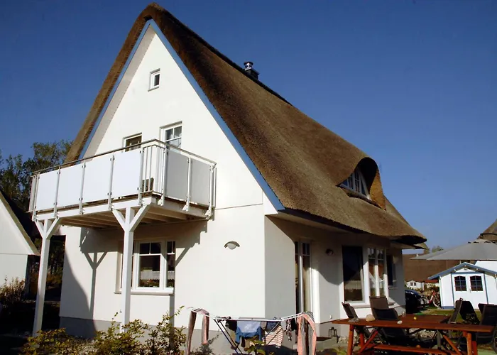 E8 Reetdach Ostseebad Rerik Hébergement de vacances *